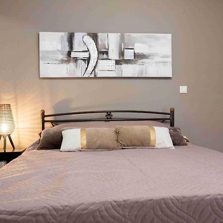 Laconian Collection "Nefeli" Boutique Apartment Sparta Ngoại thất bức ảnh